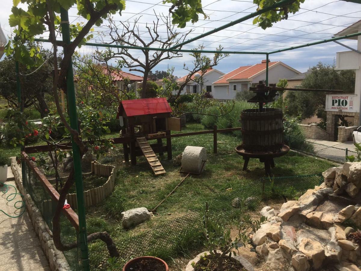 Apartmani Zorica Rab Town Exterior foto